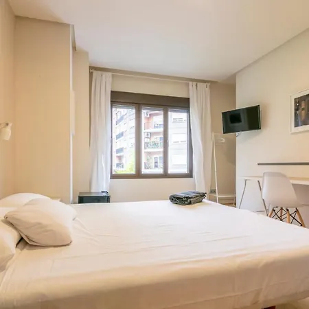 Habitacion Doble En Avenida Del Oeste 17, Valencia * Valencia