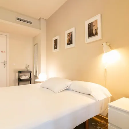 Habitacion Doble En Avenida Del Oeste 17, Valencia *
