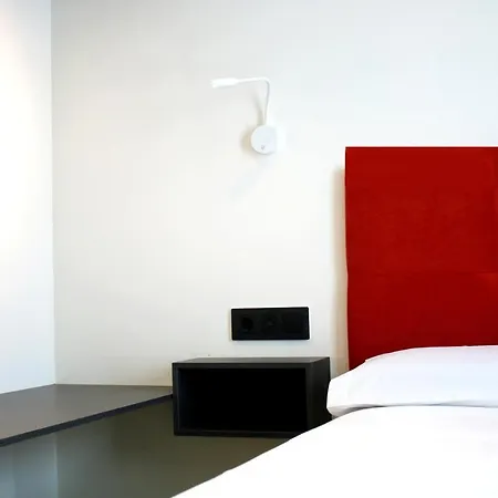 Hotell Az Hqtel Arena 3*