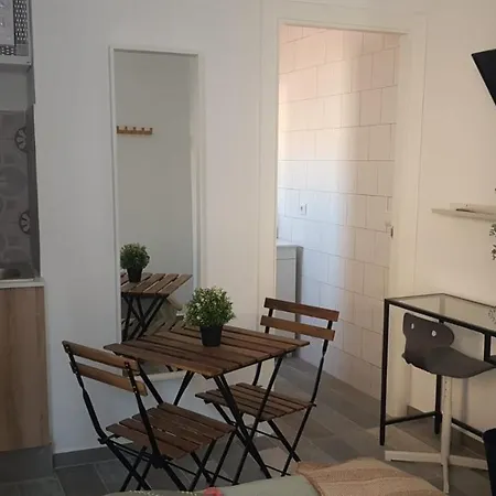 Serrano Guest house *