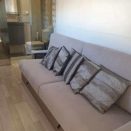 Atico Con Terraza Y Jacuzzi En El Centro شقة