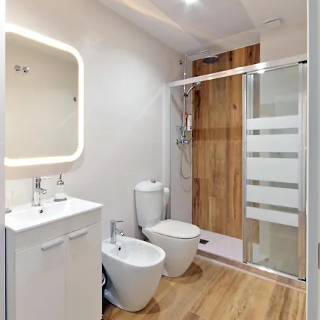 Downtown Apartment *