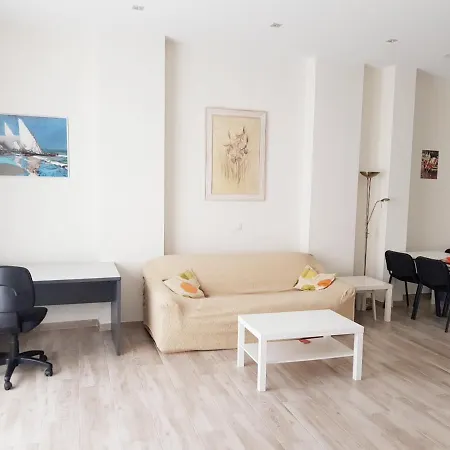 Spacious In Cabanyal Apartment Valencia