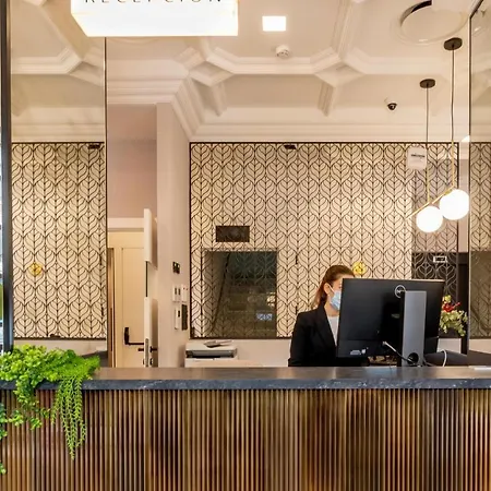 L&h Gran Via Hotel