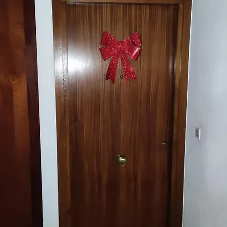 Habitación Con Cama Individual, Piso Compartido En Avenida Blasco Ibáñez *