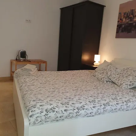 Naranja Y Limon Apartman *