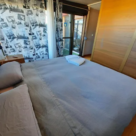 Atico Muy Luminosa Con Bano Y Terraza *