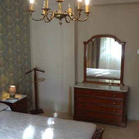 A Classic Peaceful Space Apartman Valencia