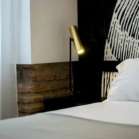 Myr Plaza Mercado & Valenza