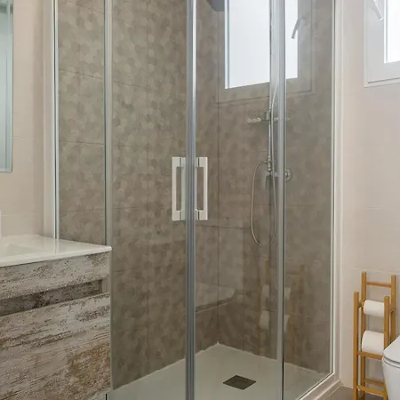 Spacious Penthouse With Private Terrace Apartment *