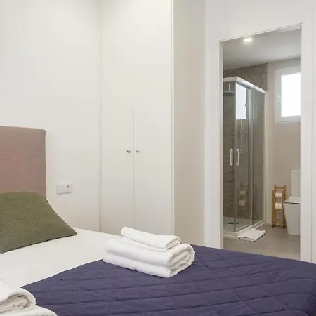 Spacious Penthouse With Private Terrace Apartmán