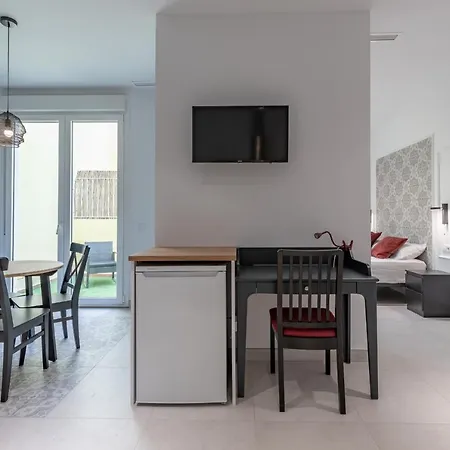 Lejlighedshotel Chic & Comfortable Apartment, Private Terrace