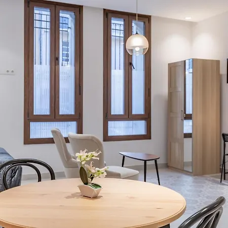 Gorgeous Close To Centre