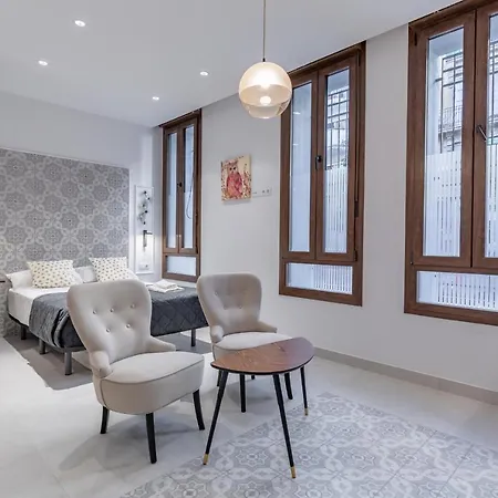 Gorgeous Close To Centre Aparthotel