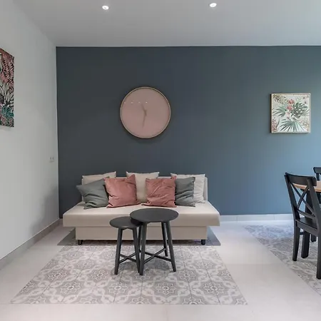 Chic & Comfortable Apartment, Private Terrace Lejlighedshotel *