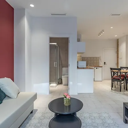 Modern Close To Centre 4*