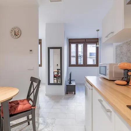 Modern Close To Centre Apart-hotel 4*