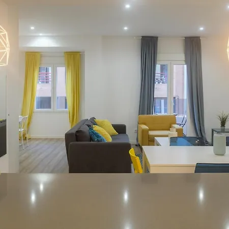 Bright, Brand New & Very Comfortable Valence