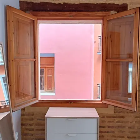 Con Encanto En Pleno Casco Antiguo Ron Valenciayole *