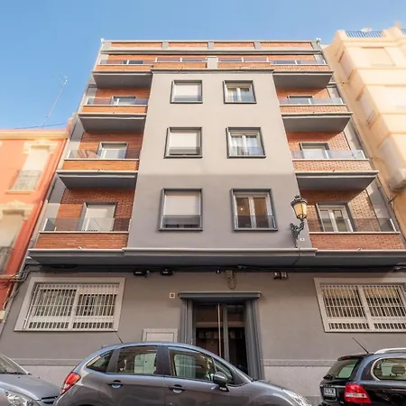 Spacious Clean & Colorful Quiet Zone Apartamento