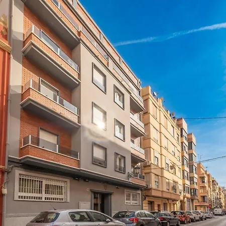 Spacious & Clean In Quiet Area Appartamento Valenza