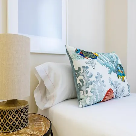 Md Reina Cabanal Apartment Valencia