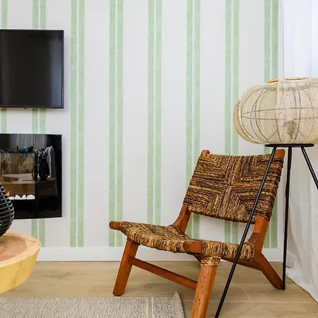 Md Reina Cabanal Apartment