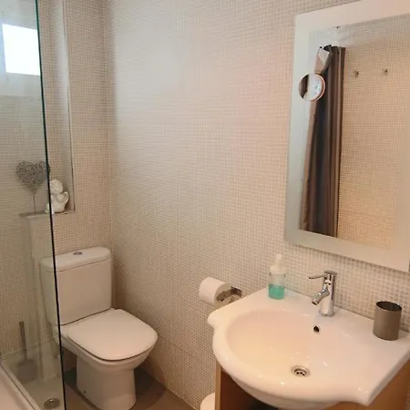 Appartement Luminoso. Comodo. Acogedor. Wifi. Junto A Ave