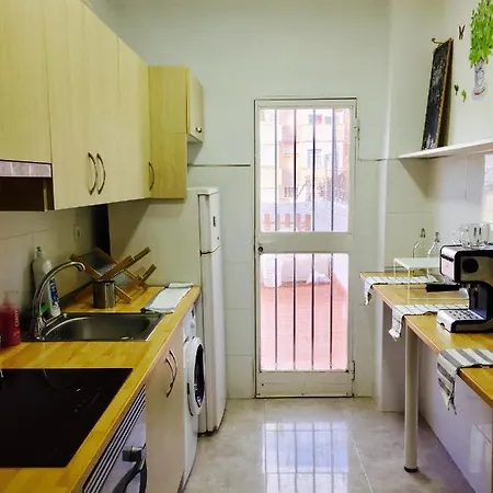 1 Casa Temporal Con Terraza En Capital בית נופש