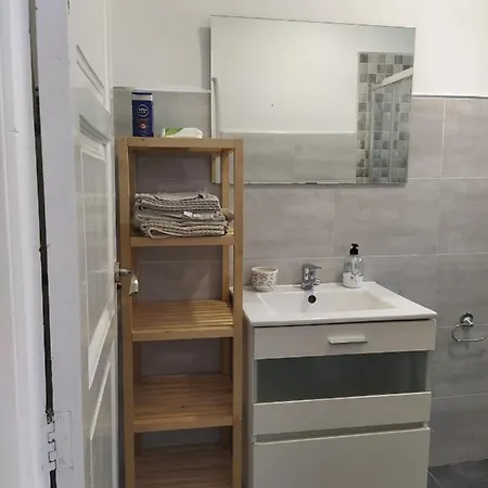 1 Casa Temporal Con Terraza En Capital * Βαλένθια