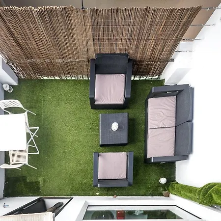 Baron Reina Apartment