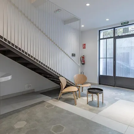 Modern Close To Centre Апарт-отель 4*