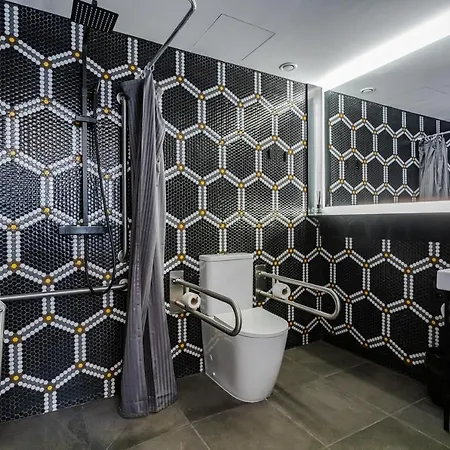 Reina 107 Boutique בית הארחה 4*