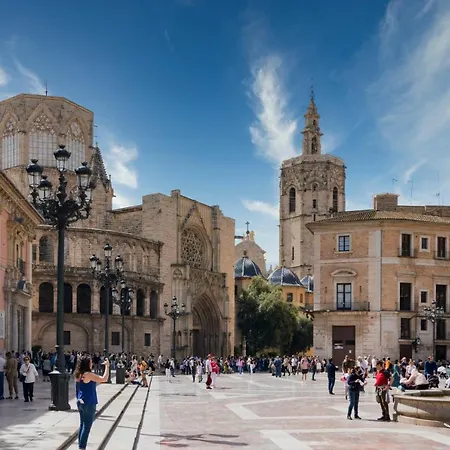 Luminoso. Comodo. Acogedor. Wifi. Junto A Ave