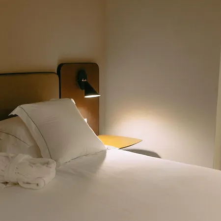One Shot Colon Hotel Valenza