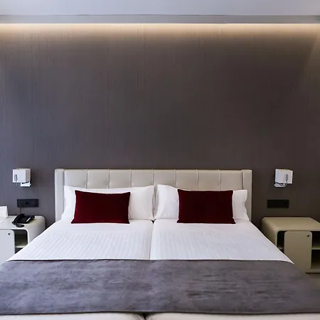 Sweet Renasa Hotell 3*