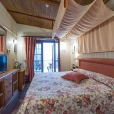 Masia De Lacy Hotel 4*