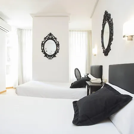 Hotel Casual De La Música 2*