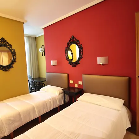 Hotel Casual De La Música 2*