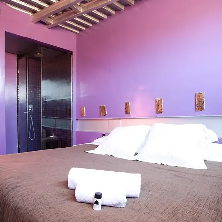 Cosy Embajador Gasthuis 2*