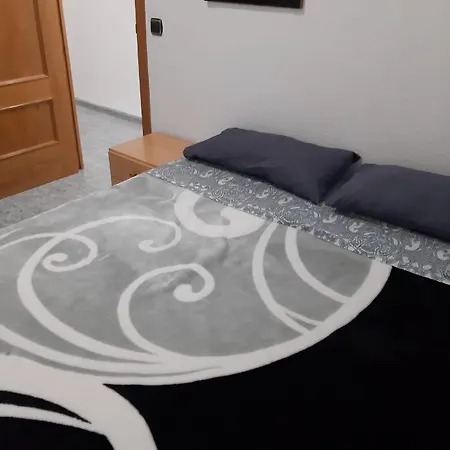 Habitación Grande En Piso Compartido Con 2 Adultos Habitación en casa particular Valencia