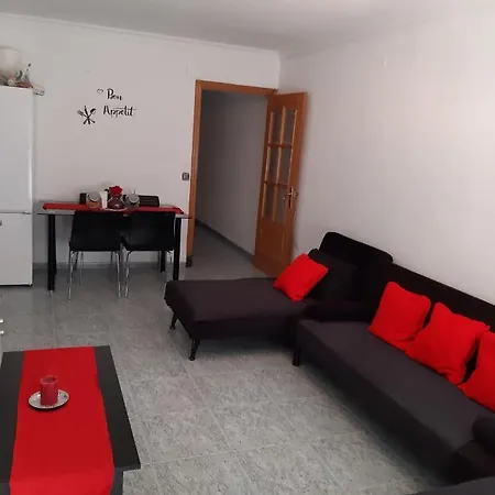 Habitación Grande En Piso Compartido Con 2 Adultos Y 1 Perrito Quarto em Acomodações Particulares Valência