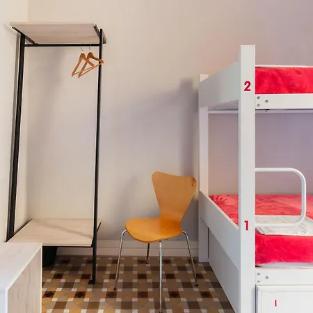 Red Nest Hostel *