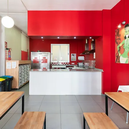 Red Nest * Valencia