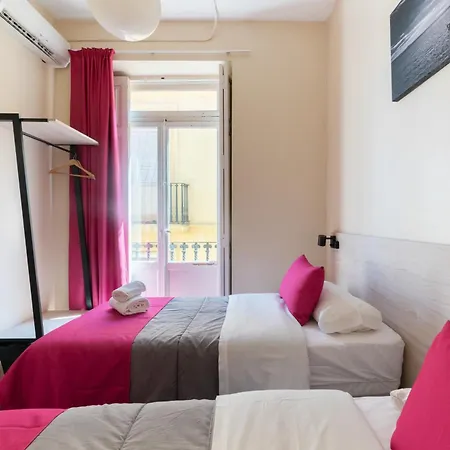 Red Nest Valencie