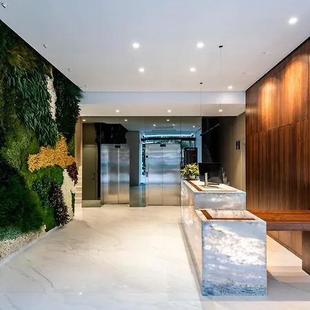 Core Apartahotel 5*