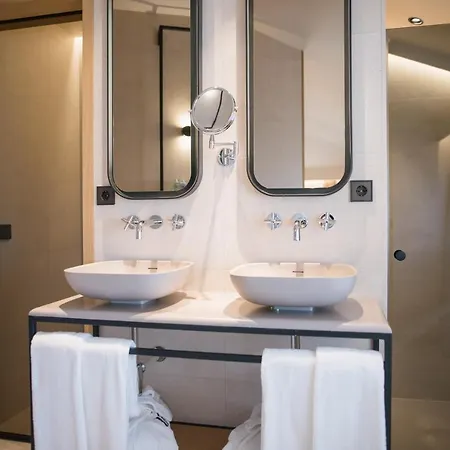 Hotel Puerta Serranos By Myr Hotels Valenza