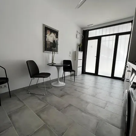 アパート 10Min To The Beach And 10Min To The City Centre *