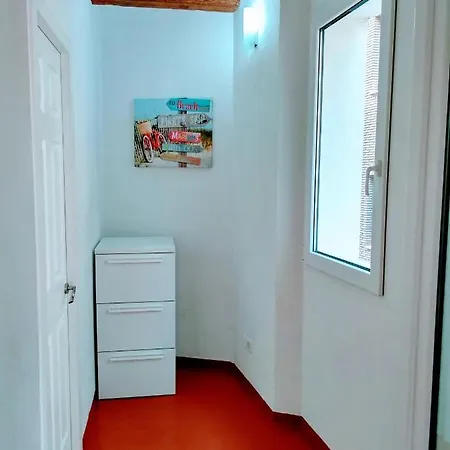 Valencian Dreams Of The Proletariat バレンシア