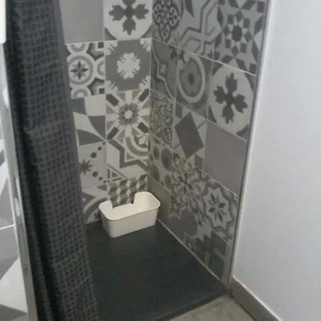 Pequeno Con Mini Piscina - No Climatizada Valence